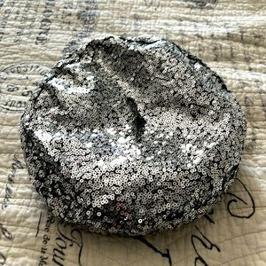 NY&Co sequin beret